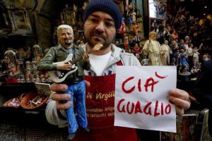 Pino Daniele: ciao guaglio', il saluto su presepe Napoli