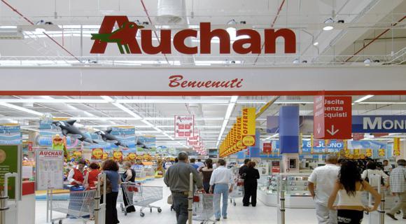 Ruba capi d’abbigliamento nel centro commerciale Auchan, arrestato dalla Polizia di Stato