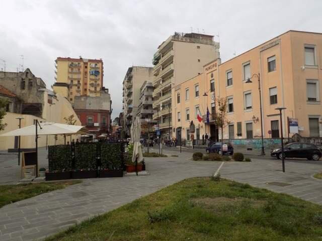 Ex assessore Esposito denuncia fuochi d’artificio a Piazza Cirillo.