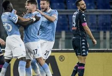 Un brutto Napoli si ferma ancora: Lazio-Napoli 2-0