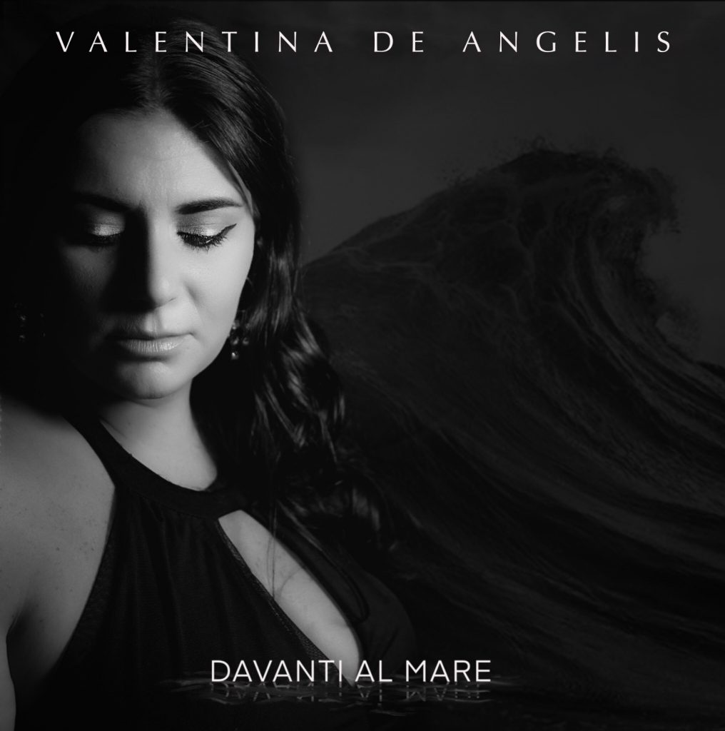 VALENTINA DE ANGELIS, IL DEBUTTO “DAVANTI AL MARE”